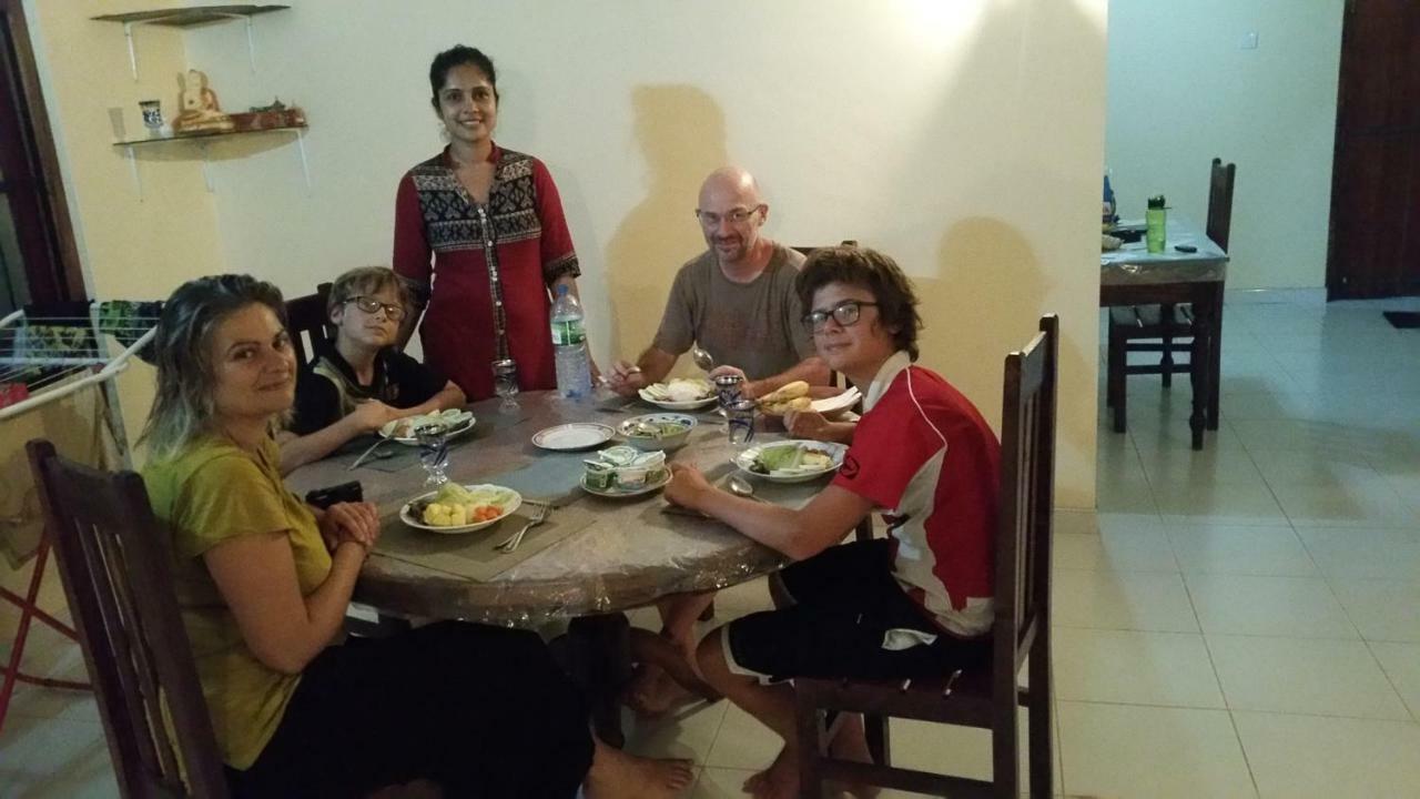Jungle Village Homestay Pinnawala  Zewnętrze zdjęcie